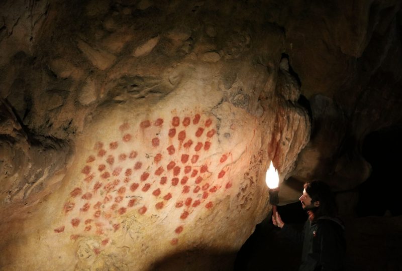 Visite Prestige à la torche à la Grotte Chauvet 2 ! à Vallon-Pont-d'Arc - 5