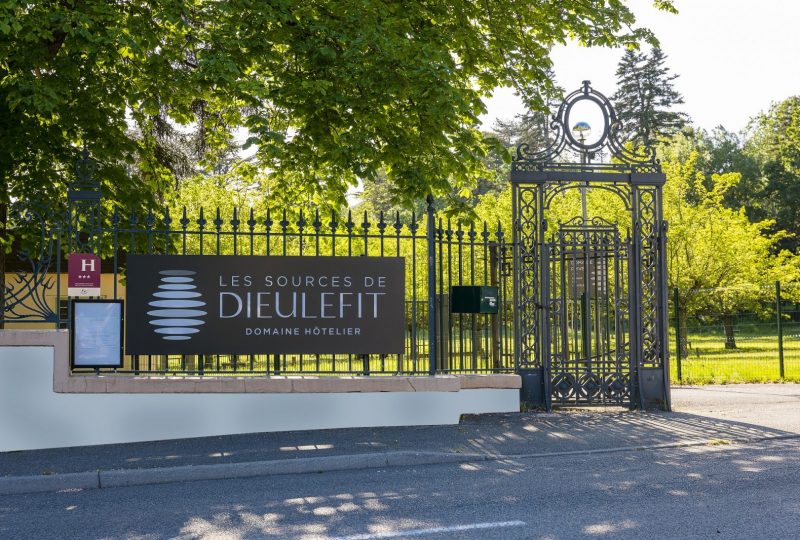 Hôtel les Sources de Dieulefit à Dieulefit - 0