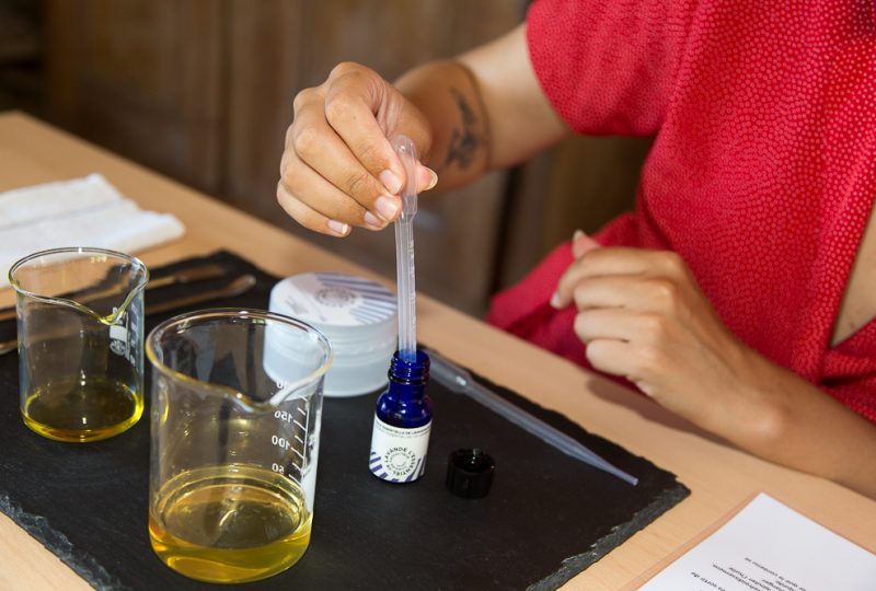 Atelier  de fabrication de cosmétiques Bio. L’essentiel de lavande. à La Bégude-de-Mazenc - 1