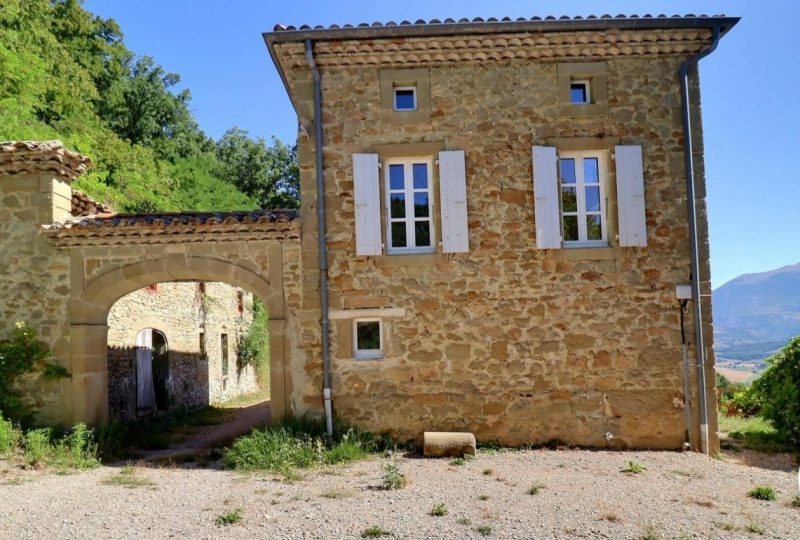 Gite du Grand Delmas à Bourdeaux - 0