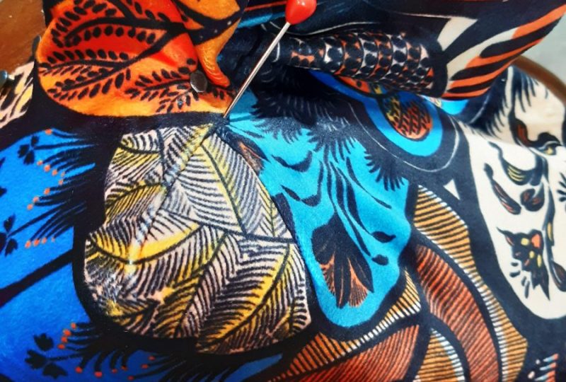 Stage remplacement tissu chaise Louis Philippe à Pont-de-Barret - 6