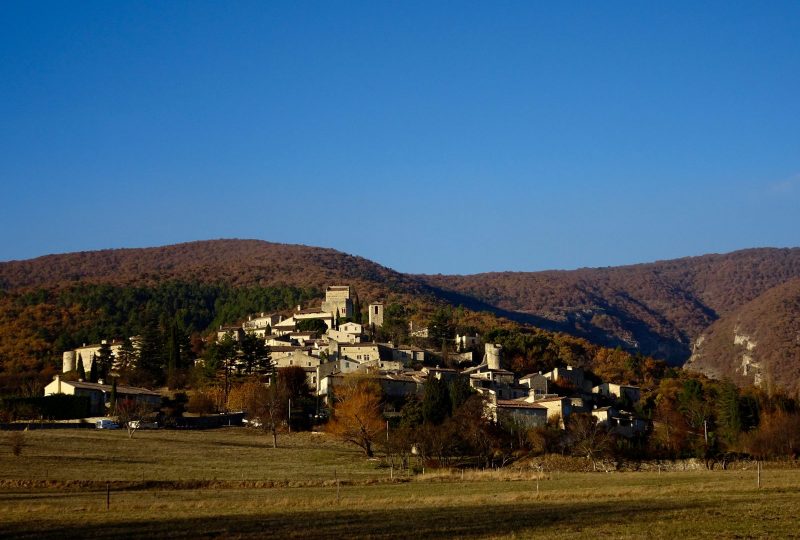 Les amis du vieux Poët Laval à Le Poët-Laval - 1