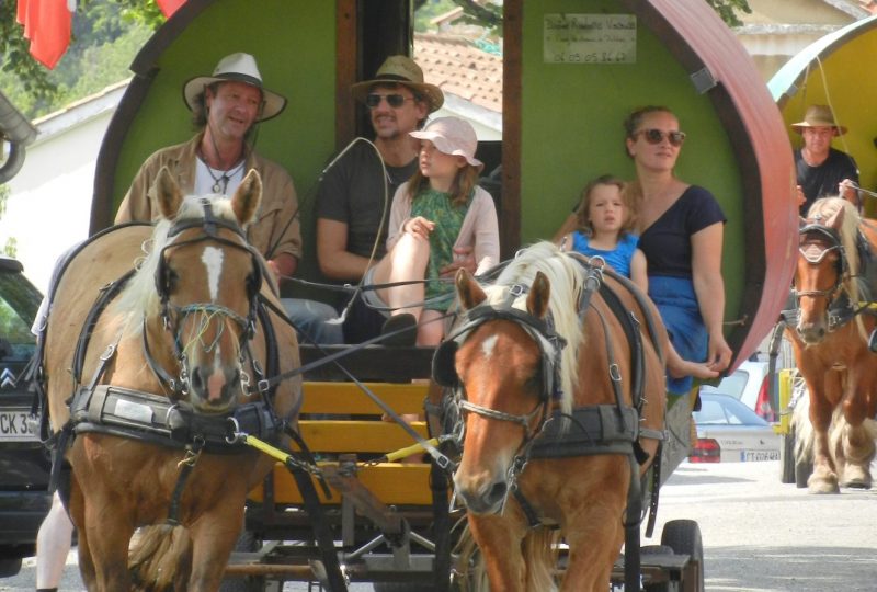 Une semaine de bohème en roulotte tirée par des chevaux à Le Poët-Célard - 3