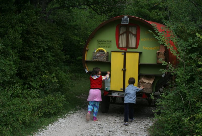 Circuit en roulotte en famille dans le pays de Dieulefit-Bourdeaux et forët de Saouu à Le Poët-Célard - 9