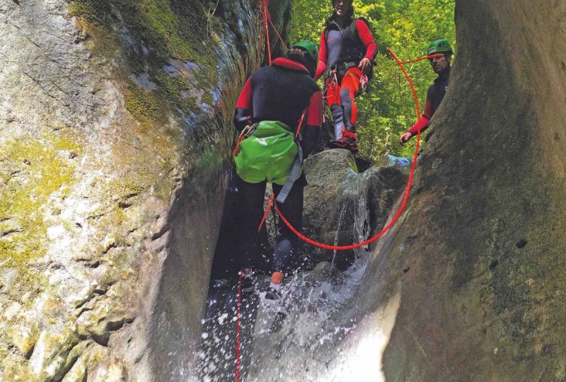 Canyoning with Drôme Aventure Activity Centre à Die - 1