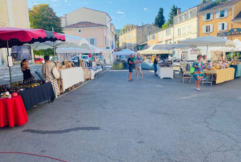 Marché artisanal à Dieulefit - 0
