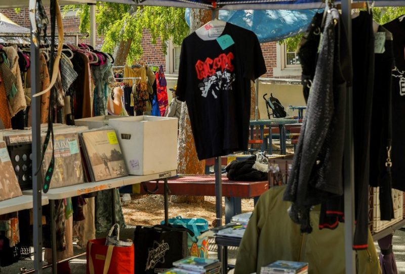 Vide grenier aux Tourrettes à Les Tourrettes - 0