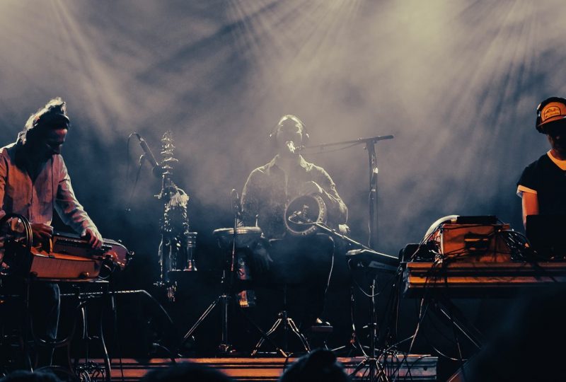 LE GRAND BAL : TRALALALOVERS et POOLIDOR à Dieulefit - 0