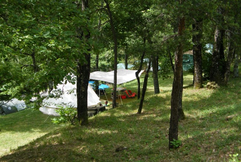 Camping les Châtaigniers à Eyzahut - 3