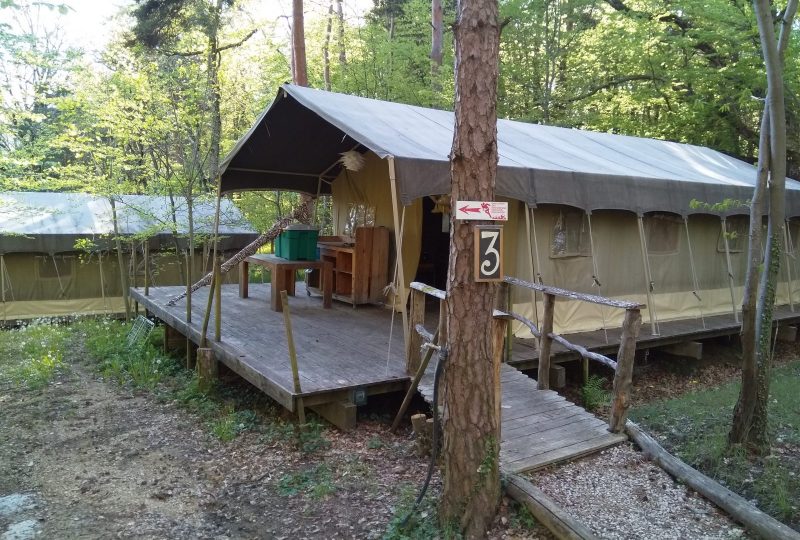 Camping L’Ermitage du Grand Bois à Le Poët-Célard - 2