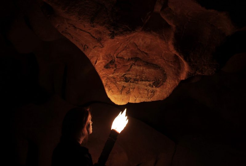 Visite Prestige à la torche à la Grotte Chauvet 2 ! à Vallon-Pont-d'Arc - 0