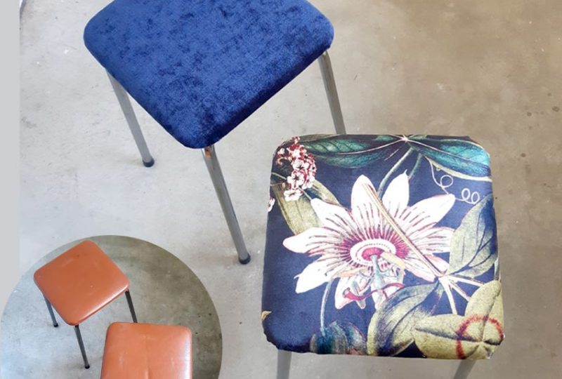 Stage remplacement tissu chaise Louis Philippe à Pont-de-Barret - 8