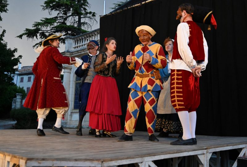 Théâtre : “Figaro : un barbier !” à Saint-Gervais-sur-Roubion - 0
