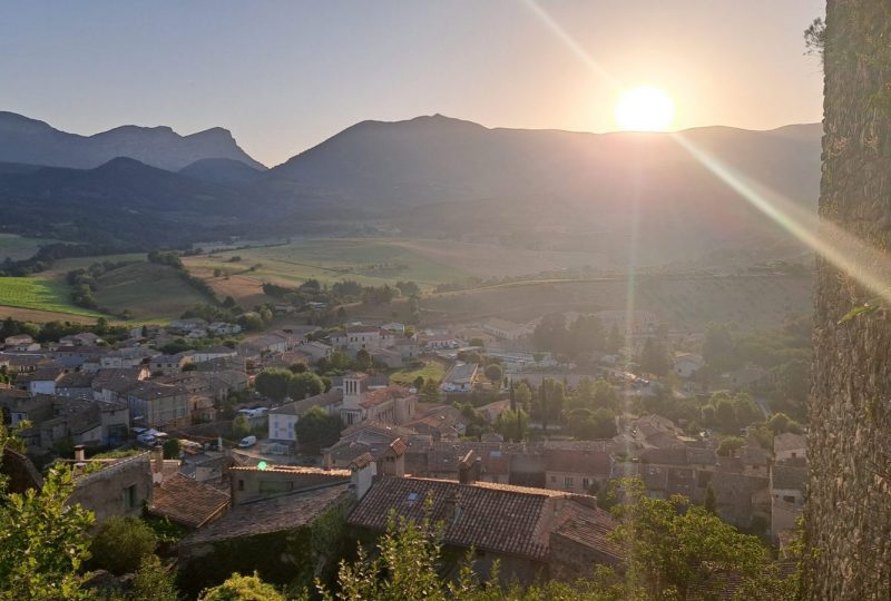 Nouvelles du Conte. Lever de soleil à Belle Vue à Le Poët-Célard - 0