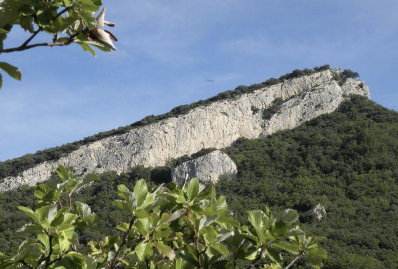 Le rocher des Aures à Roche-Saint-Secret-Béconne - 0