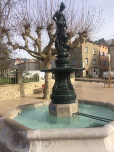 la Begude de Mazenc - fontaine