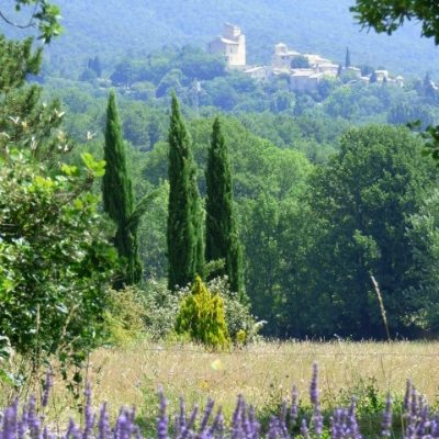 Le Poët-laval -beau village perché -Drome provençale - médiéval - et la lavande