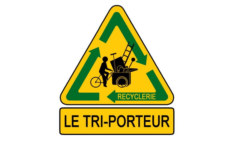 Vide-grenier brocante au Tri-Porteur à Le Poët-Laval - 0