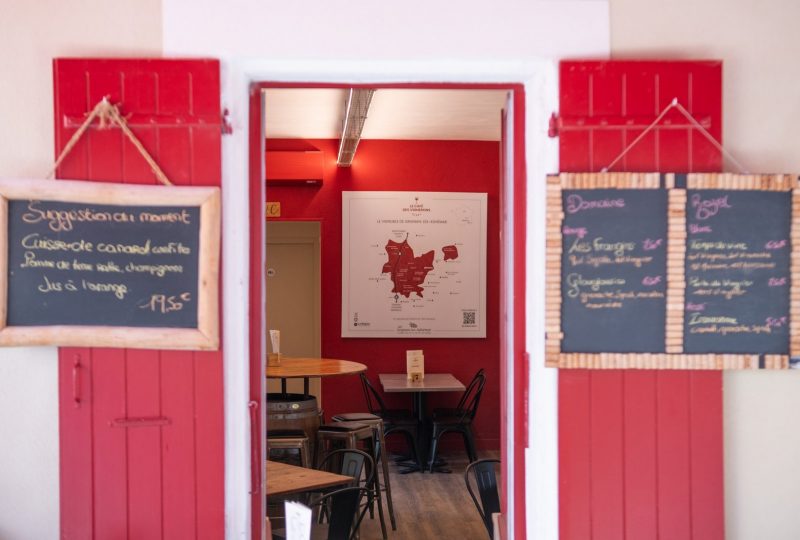 Le Café des Vignerons à Grignan - 1