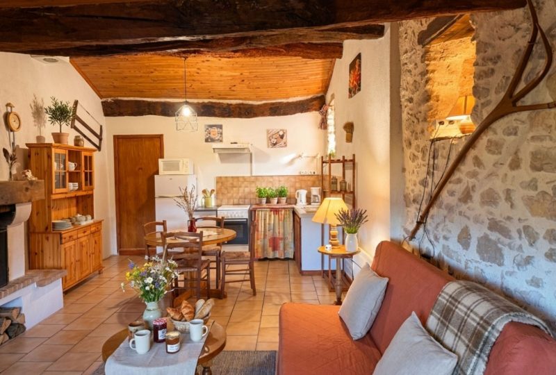 Ferme Le Grand Ubac – Le Cèdre à Roche-Saint-Secret-Béconne - 0