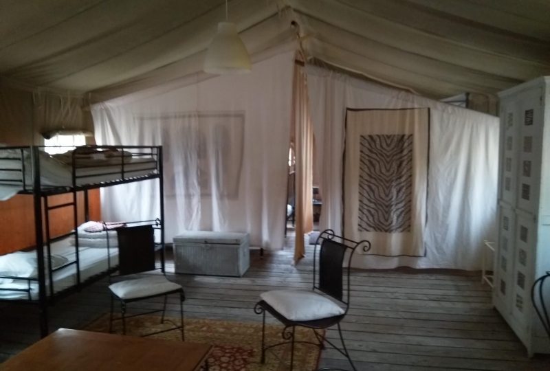 L&rsquo;Ermitage du Grand Bois – tentes safari insolites à Le Poët-Célard - 2