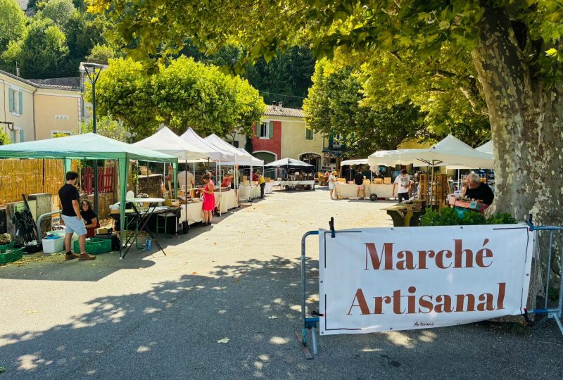 Marché artisanal à Bourdeaux - 0