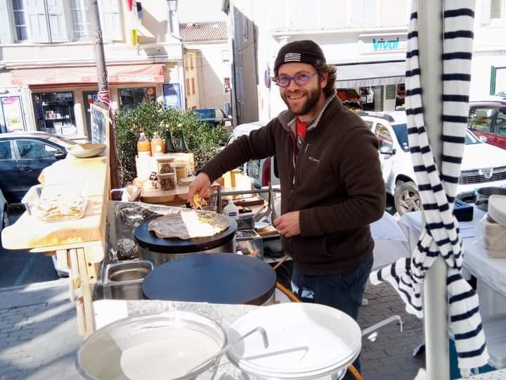 Crêperie ambulante à Montjoux - 0